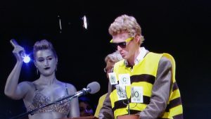 This man let bees sting him on his private parts for science!
