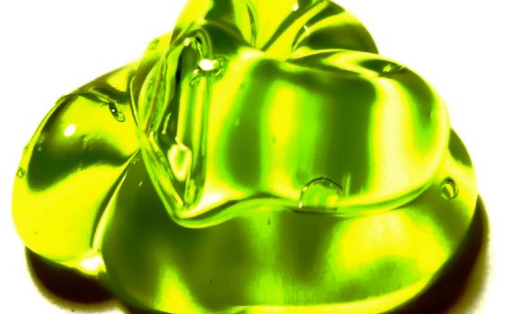 Use translucent glycerin soap to make soap slime you can see through. (darwin Bell)